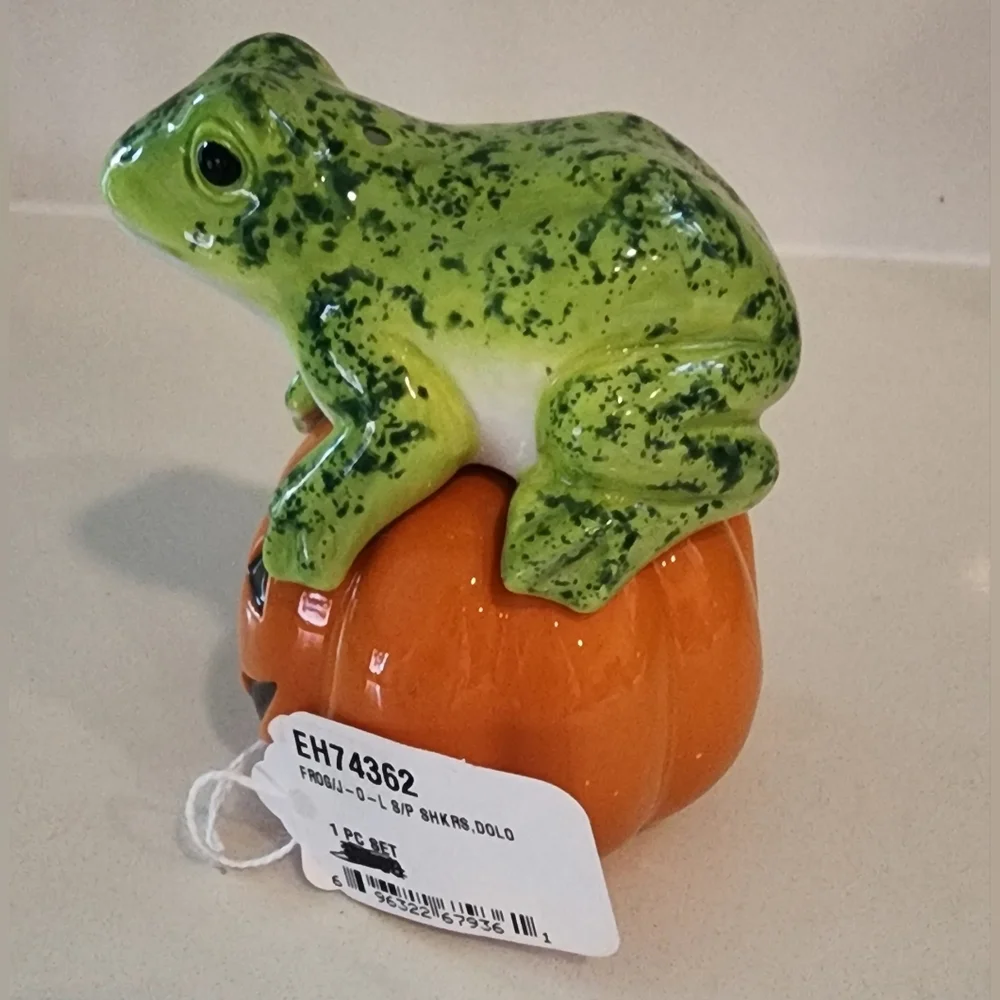 GANZ Spooky Stackers Frog &‎ Jack O Lantern Salt & Pepper Shakers New With Tag